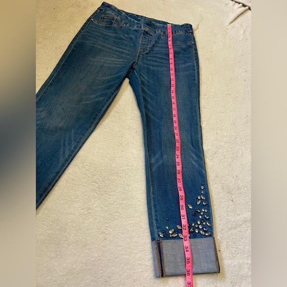 Chico's Jewel Cuffed Pull-On Ankle Jegging Cropped Jeans - 8R (31") - Picture 4 of 11